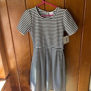 NWT LulaRoe Amelia dress size small